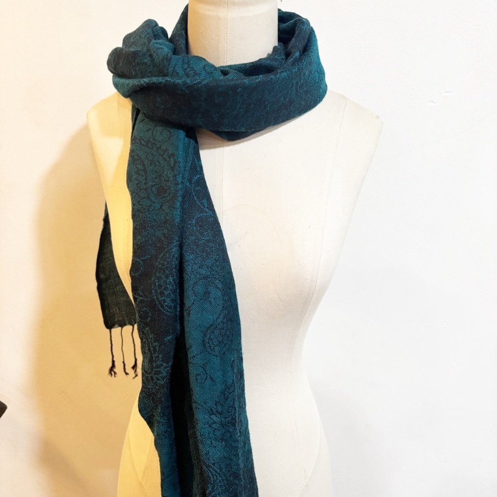 H&M‎ Cream Knit Scarf | Cozy Winter Layer | Neutral Fall Accessory - Picture 6 of 6